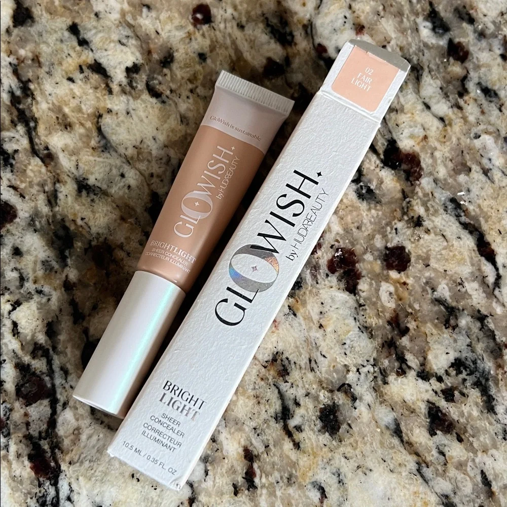 💕⚡️Huda Glowish Fair Light Bright Light Sheer Concealer